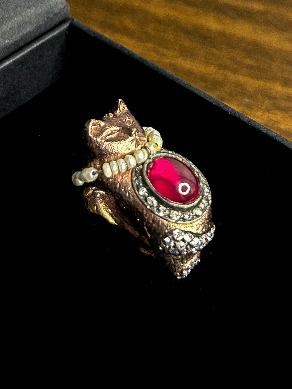 925 Sterling Silver Cat Statement Ring Pearl Collar Red Cabochon Pave Crystal